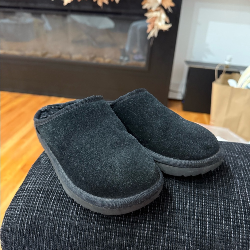 Black Suede Slip-On Ugg Slides 13c